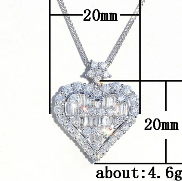 SOLD SOLD SOLD Stunning Crystal Heart Necklace - Picture 2 of 5